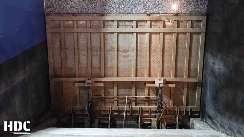 Cửa chắn nước tự động bằng thủy lực ở nam an khánh - Hà Nội