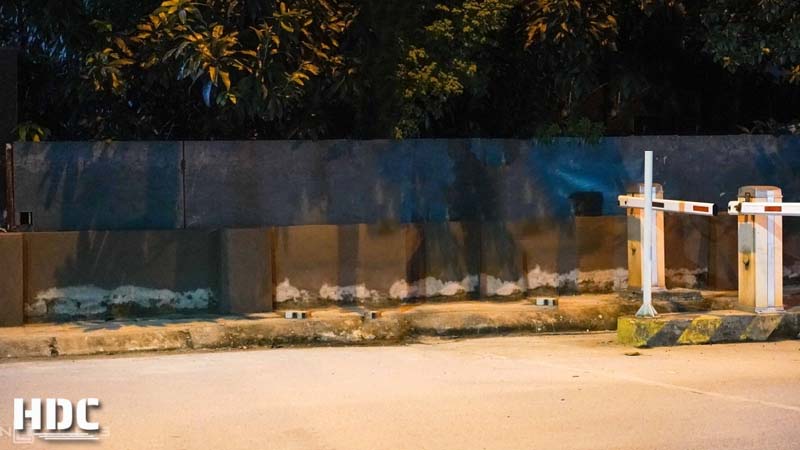 hàng rào chống nước ở hà nội được khu chung cư nâng cao