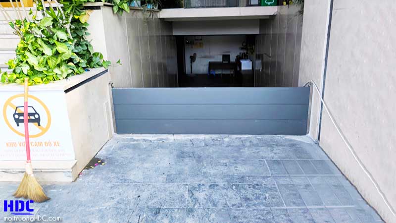 cửa chống ngập nước giúp bạn tiết kiệm tiền của rất lớn