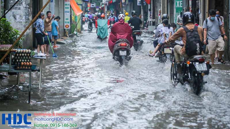 Mỗi lo nước tràn phá hoại tài sản tại phường cửa nam hà nội